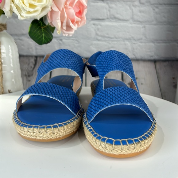 COLE HAAN PINCH MAINE CLASSIC Blue Embossed Leather Sling Back Sandals (Narrow) - Picture 6 of 17